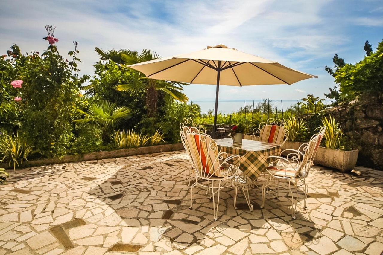 Apartman Carmen Volosko Opatija Exterior photo