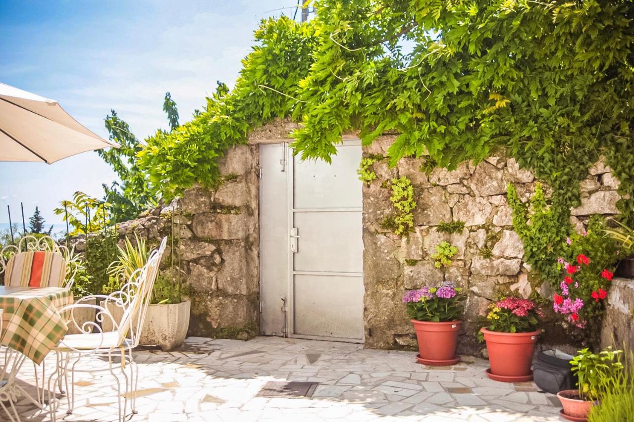 Apartman Carmen Volosko Opatija Exterior photo